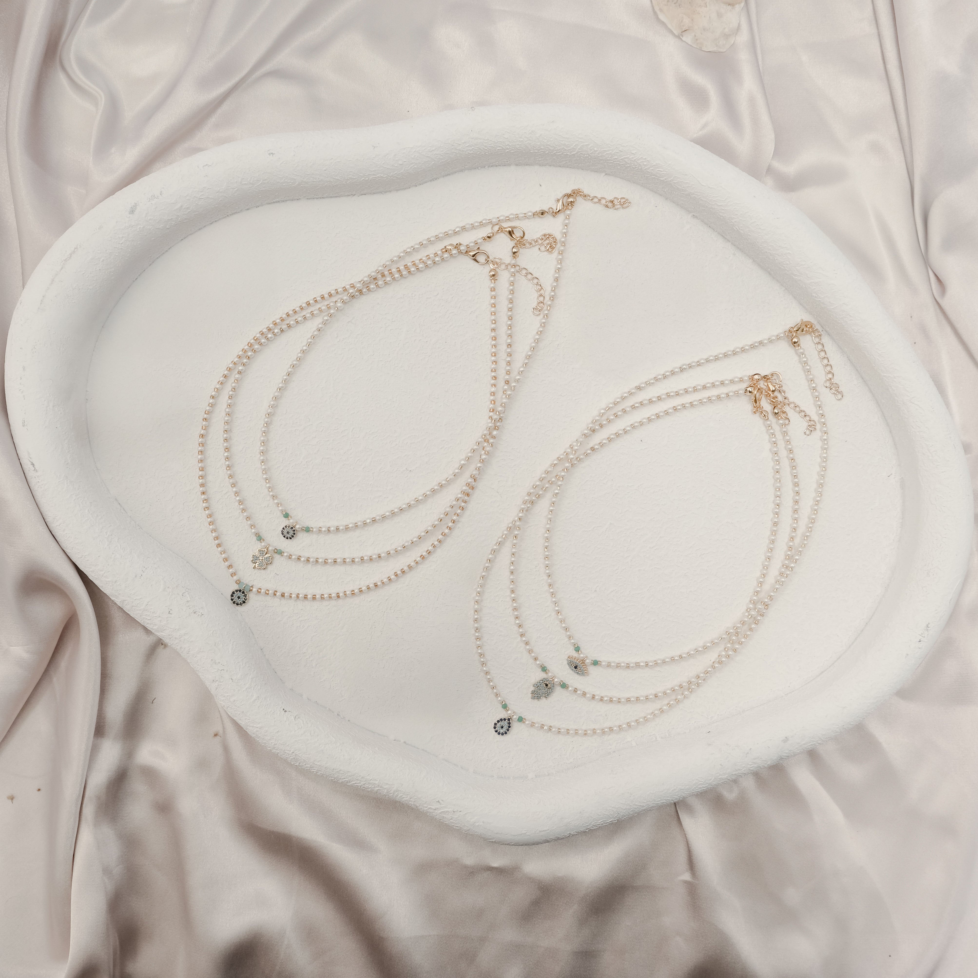 GLASS PEARL BEAD NECKLACE & PENDANT