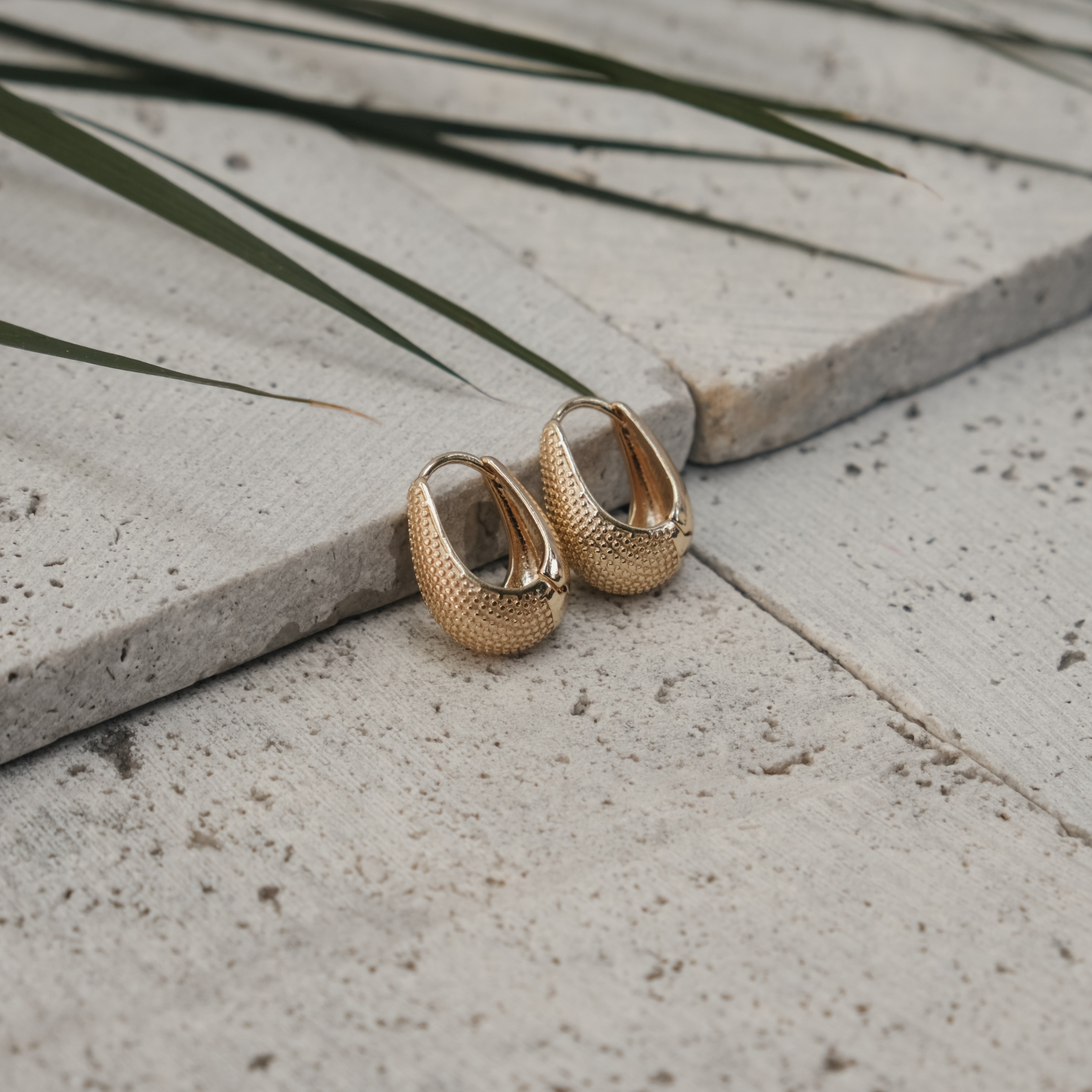 TEXTURED TEARDROP EARRINGS GOLD | My Bohemian Store