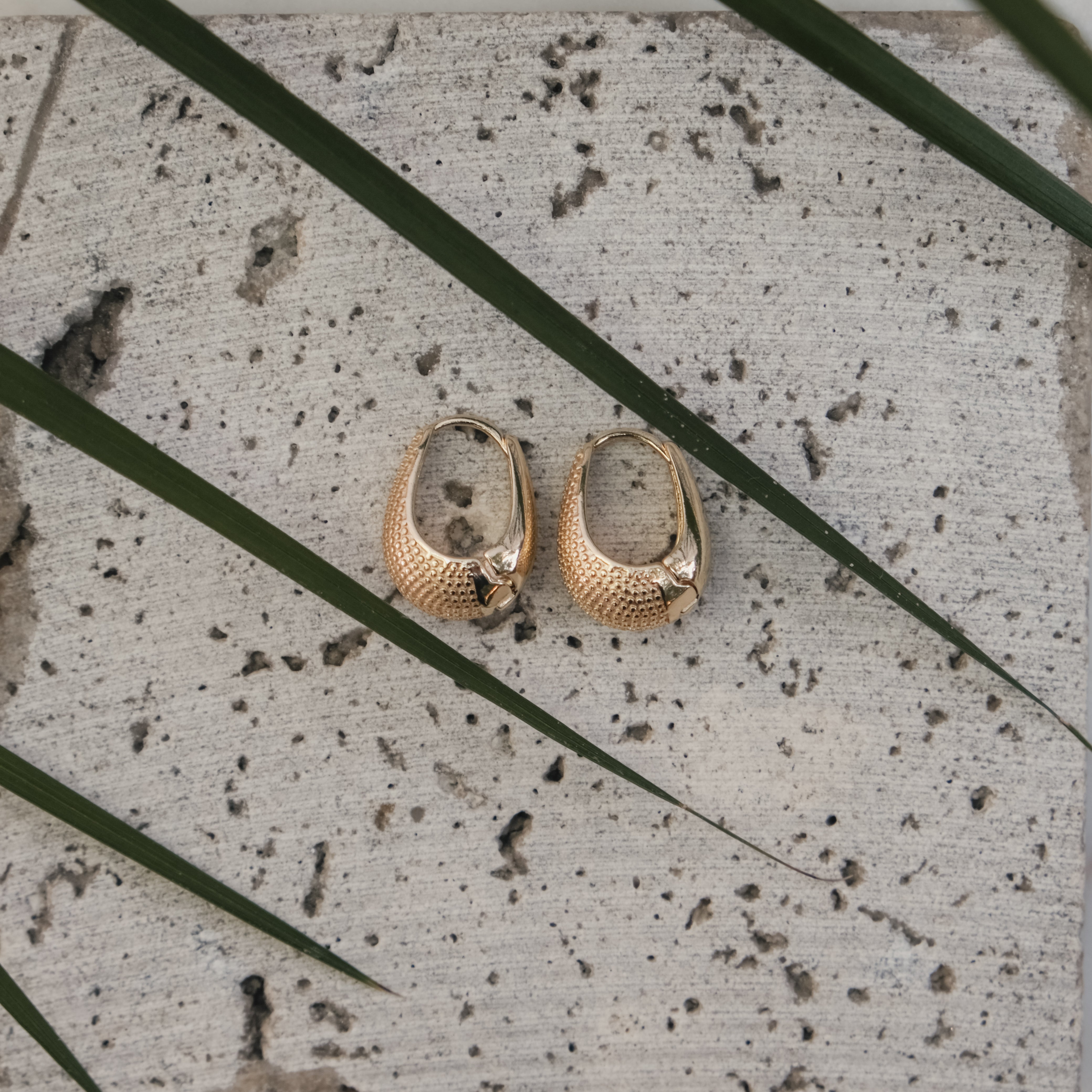 TEXTURED TEARDROP EARRINGS GOLD | My Bohemian Store