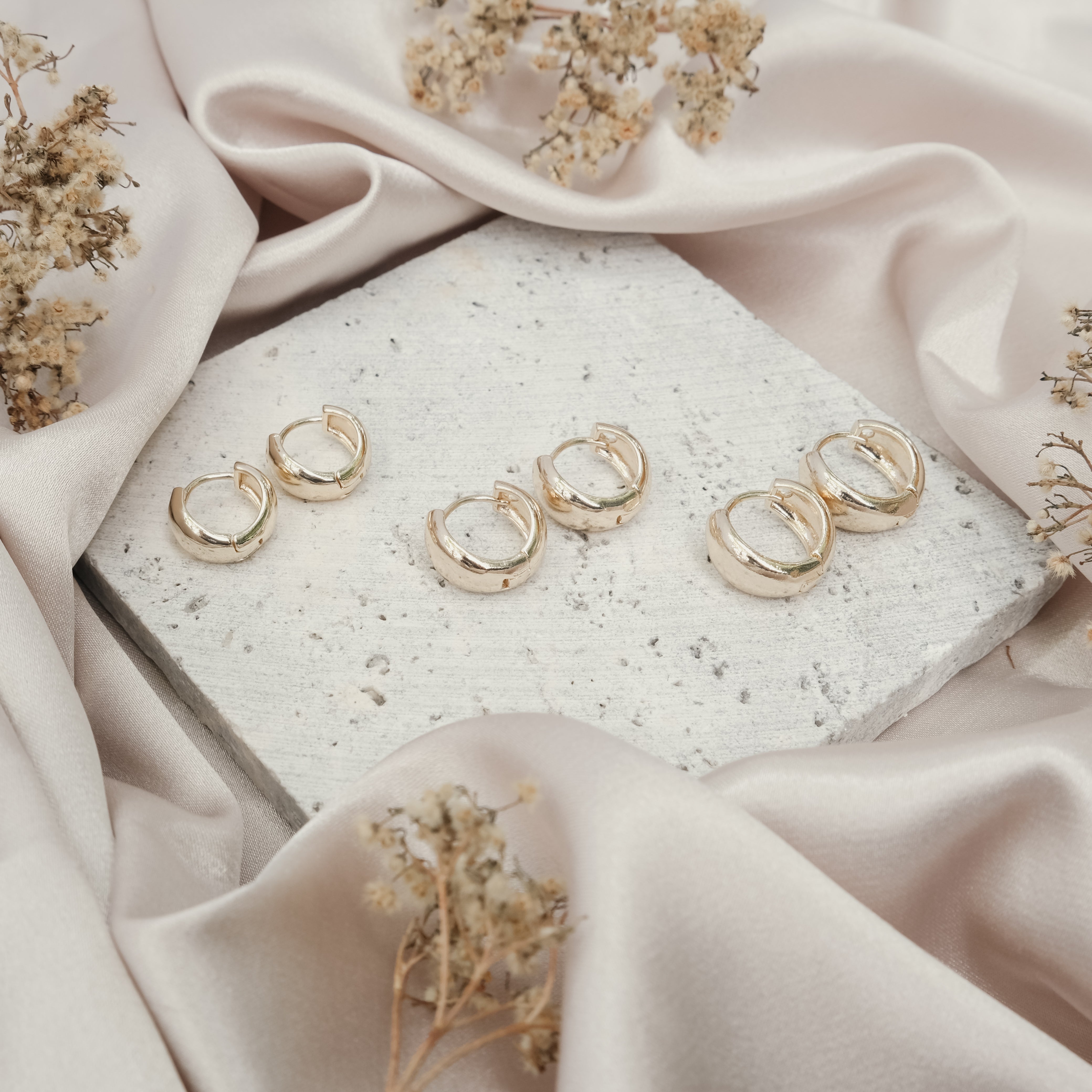 TRIPLE SMALL CHUNKY HOOPS GOLD | My Bohemian Store