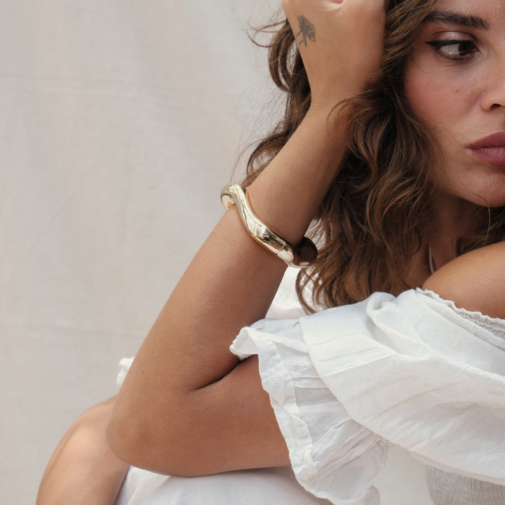 GOLD CHUNKY BANGLE - WAVY